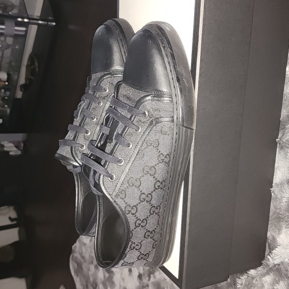 Gucci GG Canvas shoes size 10.5 barely used! - Picture 6 of 7